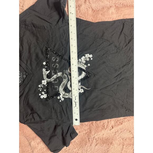 GUESS Women’s Medium Black V-Neck Tee Sparkle Logo Snake Floral Graphic - Picture 5 of 6